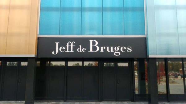 Enseigne en caisson aluminium ajouré et rétroéclairé Jeff de Bruges