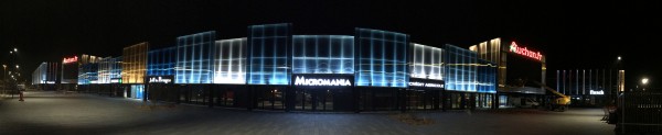 Enseignes lumineuses Micromania / Pizza paï / Pharmacie / Auchan / Jeff de Bruges