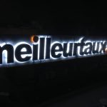 Enseigne en lettres PVC avec éclairage led + drapeau meilleurtaux.com à Saint-Etienne