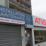 Enseigne en tôle tablette ajourée + panneaux en dibon – ATVS à St-Etienne