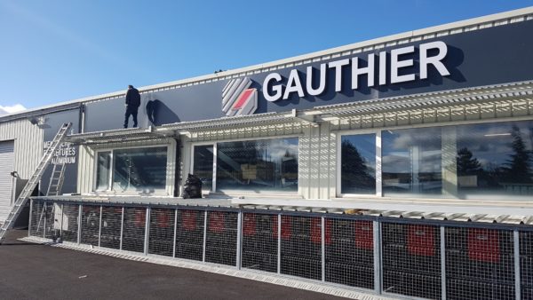 Enseigne lumineuse et tôle adhésivée – GAUTHIER à Cussac sur Loire